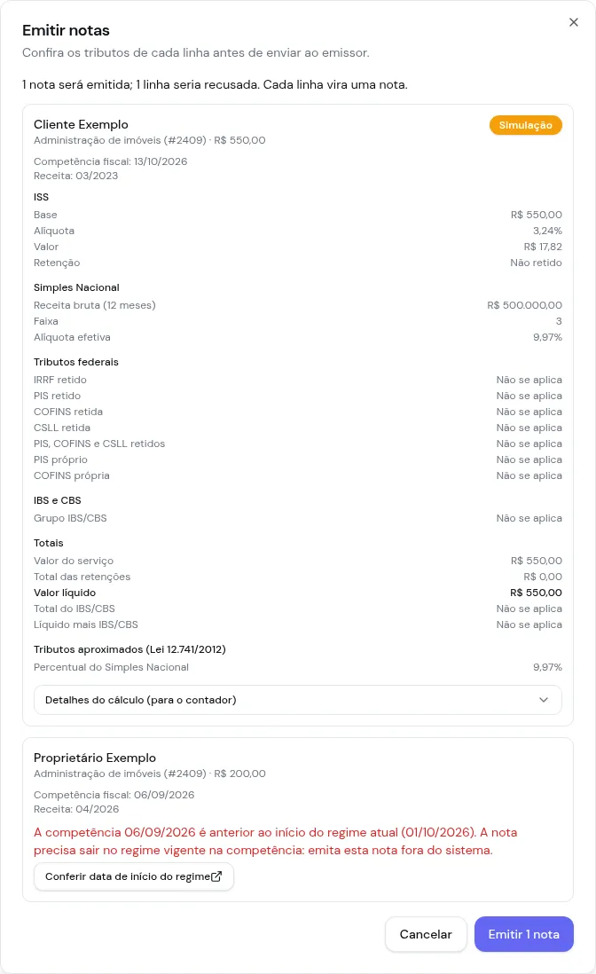 Janela Emitir notas com uma linha calculada no Simples Nacional e outra recusada pela competência, com o selo Simulação, o ISS, os tributos, os totais e o bloco Detalhes do cálculo fechado